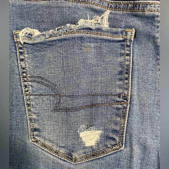 American Eagle Super Hi-Rise Flare Distressed Jeans - Picture 4 of 5